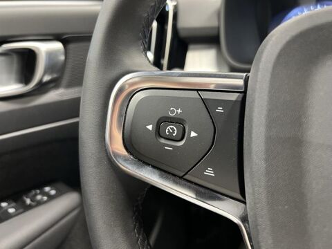 XC40 T2 129ch Momentum Business Geartronic 8 2022 occasion 91200 Athis-Mons