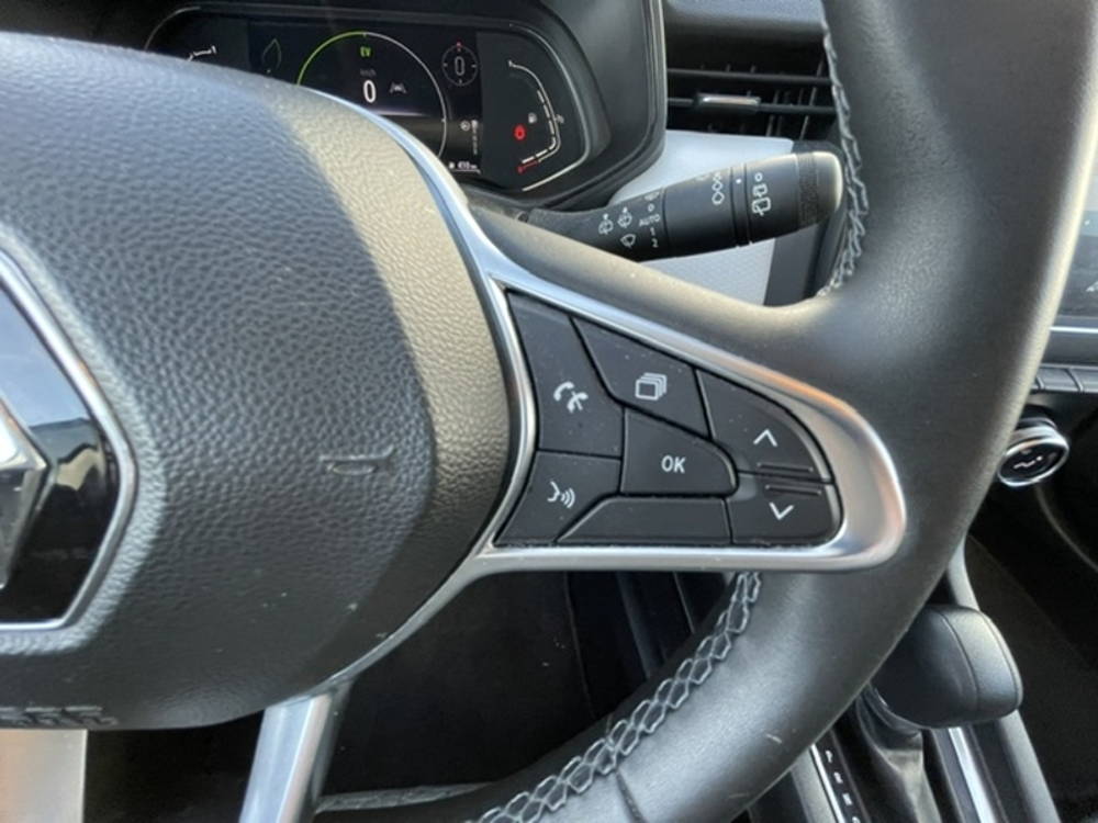 Clio V 1.6 E-TECH 145CH FULL HYBRID EVOLUTION 2023 occasion 44190 Saint-Lumine-de-Clisson