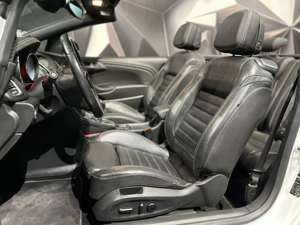 Cascada 2.0 CDTI 165CH COSMO PACK START&STOP 2016 occasion 63170 Aubi&egrave;re