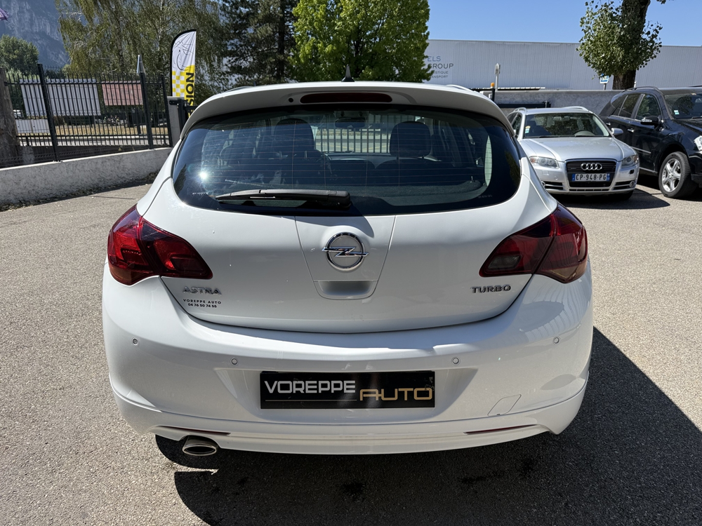 Astra 1.6 TURBO SPORT/ CRITAIR 2 / DISTRIBUTION VIDANGE PNEUS AV 2011 occasion 38340 Voreppe