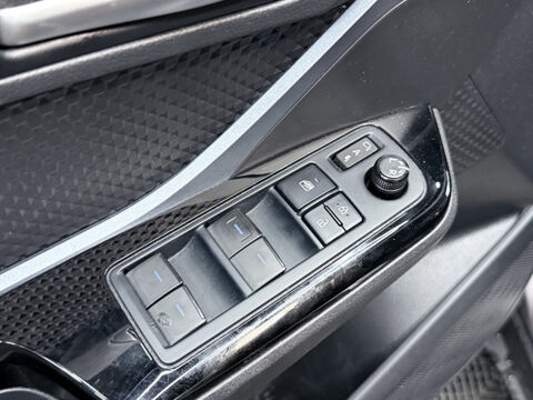C-HR 122H GRAPHIC 2WD E-CVT MY20 2021 occasion 57185 CLOUANGE
