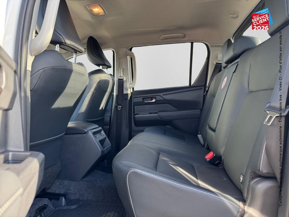 Hilux Hybride 2.8 D-4D 204ch 48V Double Cabine Invicible 4WD 4 pla 2026 occasion 25000 Besan&ccedil;on