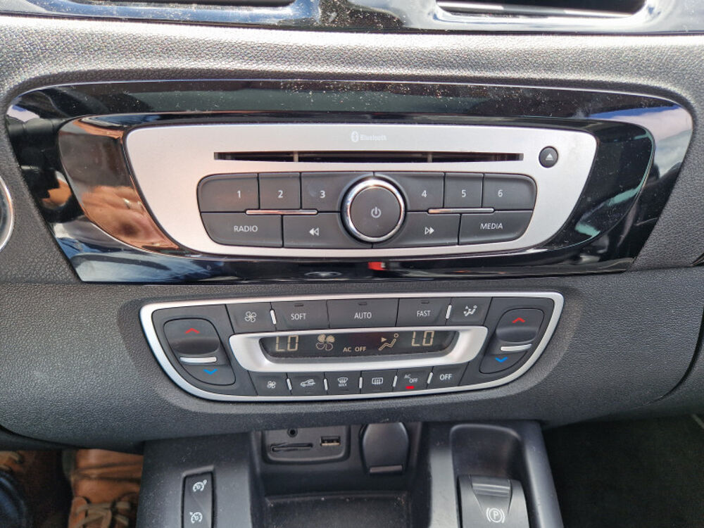 Sc&eacute;nic III 1.5 DCI 110CH ENERGY BOSE ECO&sup2; EURO6 2015 2016 occasion 29200 Brest
