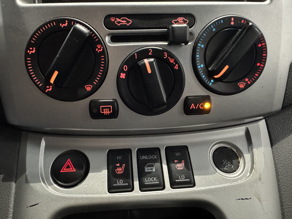 200 NV EVALIA 1.5 DCI 110CH PREMIERE MAIN 2011 occasion 12000 RODEZ