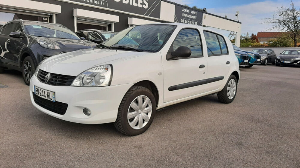 Clio II 1.2 16V 75CH CAMPUS.COM ECO&sup2; 5P 2011 occasion 08000 Warcq