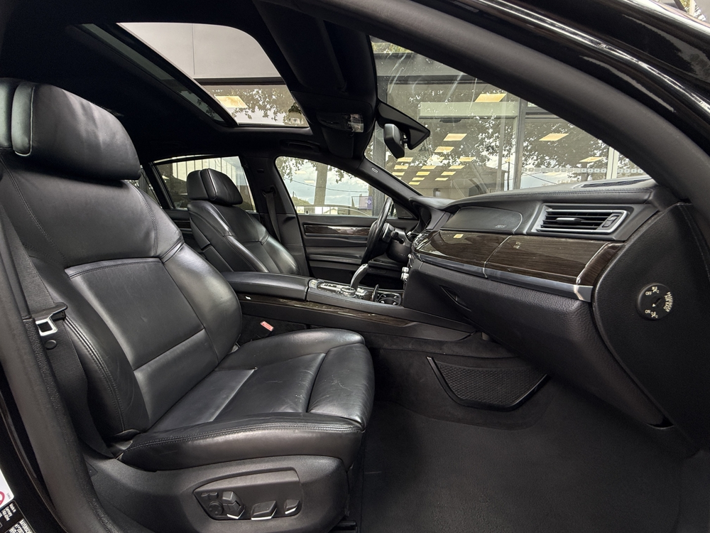S&eacute;rie 7 (F01/F02) 740DA XDRIVE 313CH EXCLUSIVE 2014 occasion 31000 Toulouse