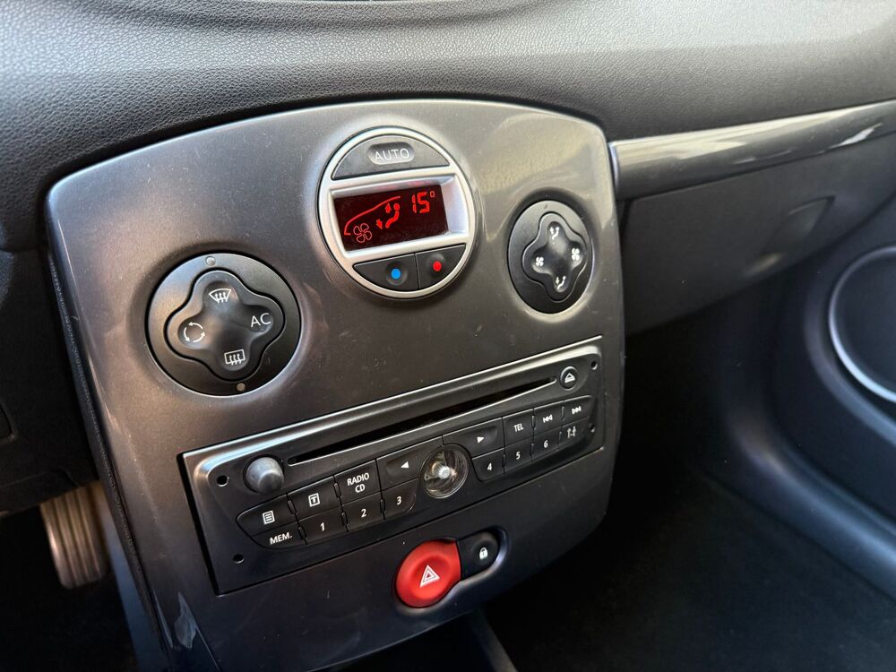 Clio III 1.5 DCI 85CH EXCEPTION 5P 2010 occasion 06400 Cannes