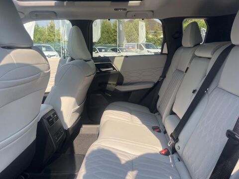 Outlander 2.4 PHEV 306ch Instyle 4WD 2025 occasion 78750 Mareil-Marly