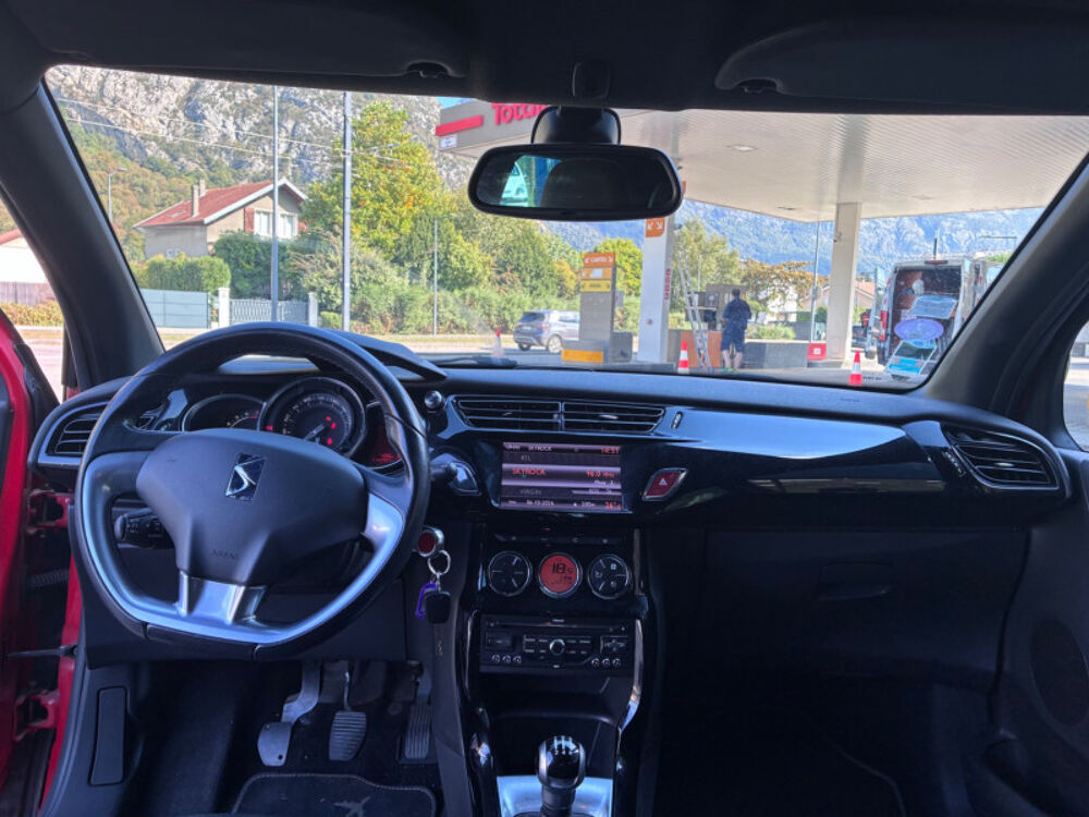 DS3 1.6 VTI SO CHIC / MOTEUR A CHAINE DE DISTRIBUTION 2011 occasion 38130 ECHIROLLES