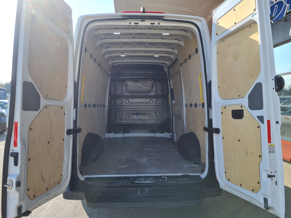 Crafter 35 L3H3 2.0 TDI 140CH BUSINESS PLUS TRACTION 2022 occasion 28630 Nogent-le-Phaye