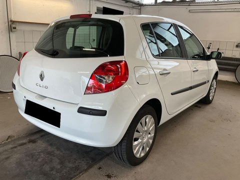 Clio III III 1.2 16V 75CH EXPRESSION 5P 2008 occasion 38150 Salaise-sur-Sanne
