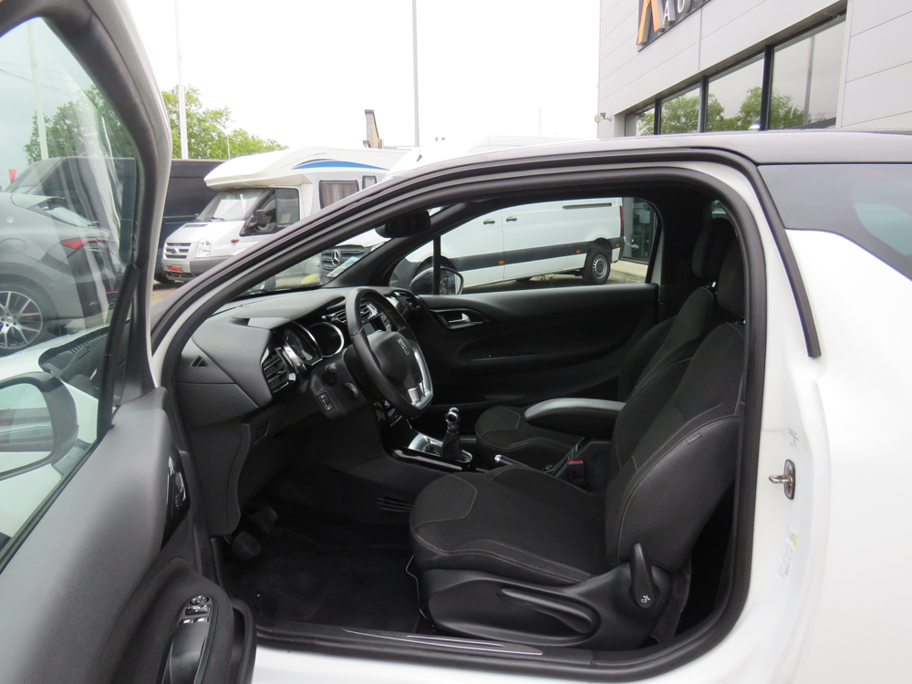DS3 BLUEHDI 100CH CONNECTED CHIC S&S 2017 occasion 31600 Muret