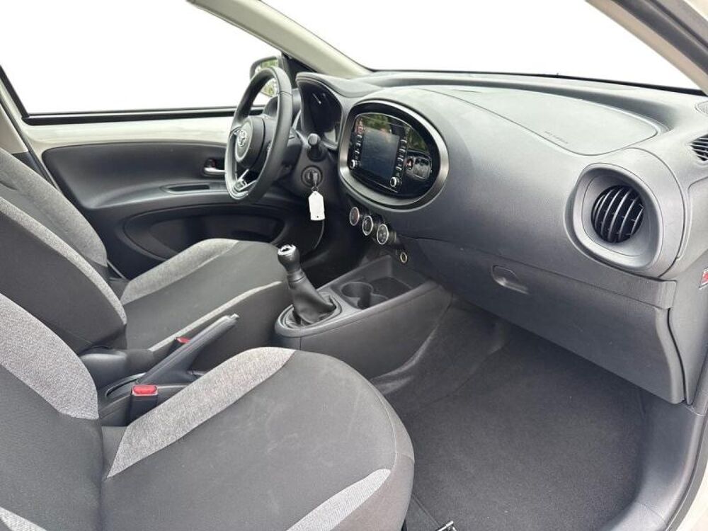 Aygo 1.0 VVT-i 72ch Dynamic 2023 occasion 13300 Salon-de-Provence