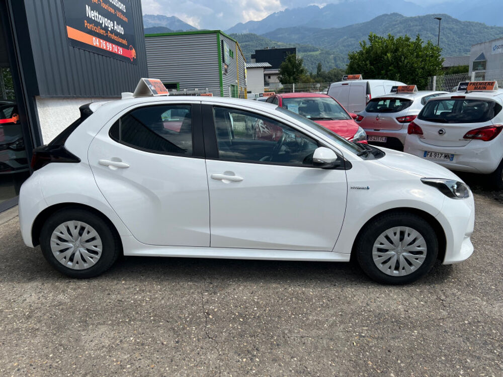Yaris 116H DYNAMIC BUSINESS 5P + PROGRAMME BEYOND ZERO ACADEMY MY2 2023 occasion 38920 Crolles