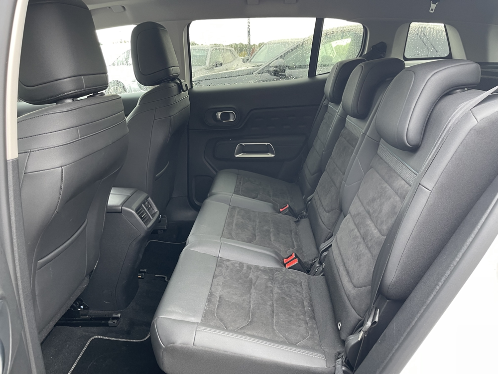 C5 aircross PURETECH 130CH S&S SHINE PACK EAT8 2023 occasion 33700 M&eacute;rignac