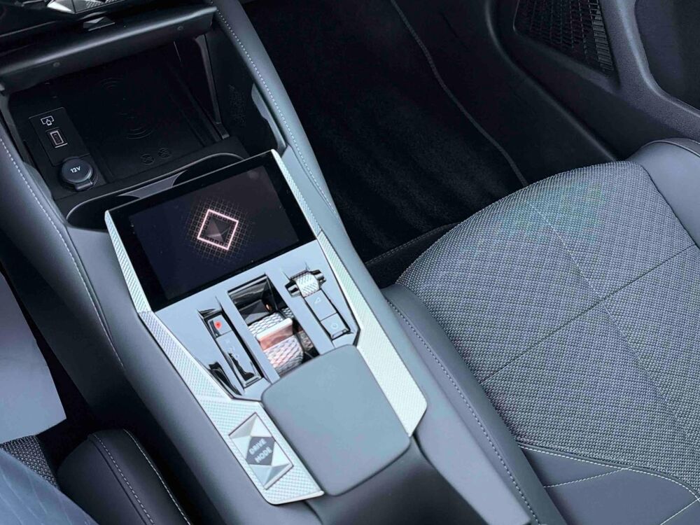 DS4 DS 4 E-TENSE 213ch 61kWh Pallas / POMPE A CHALEUR + TOIT OUV 2024 occasion 82000 Montauban
