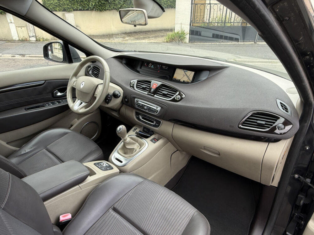 Grand Sc&eacute;nic III 1.9 DCI 130CH FAP PRIVILEGE EURO5 5 PLACES 2011 occasion 95480 PIERRELAYE