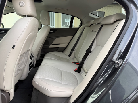 XE 2.0D 163CH E-PERFORMANCE PORTFOLIO BVA8 2017 occasion 70210 Montdor&eacute;