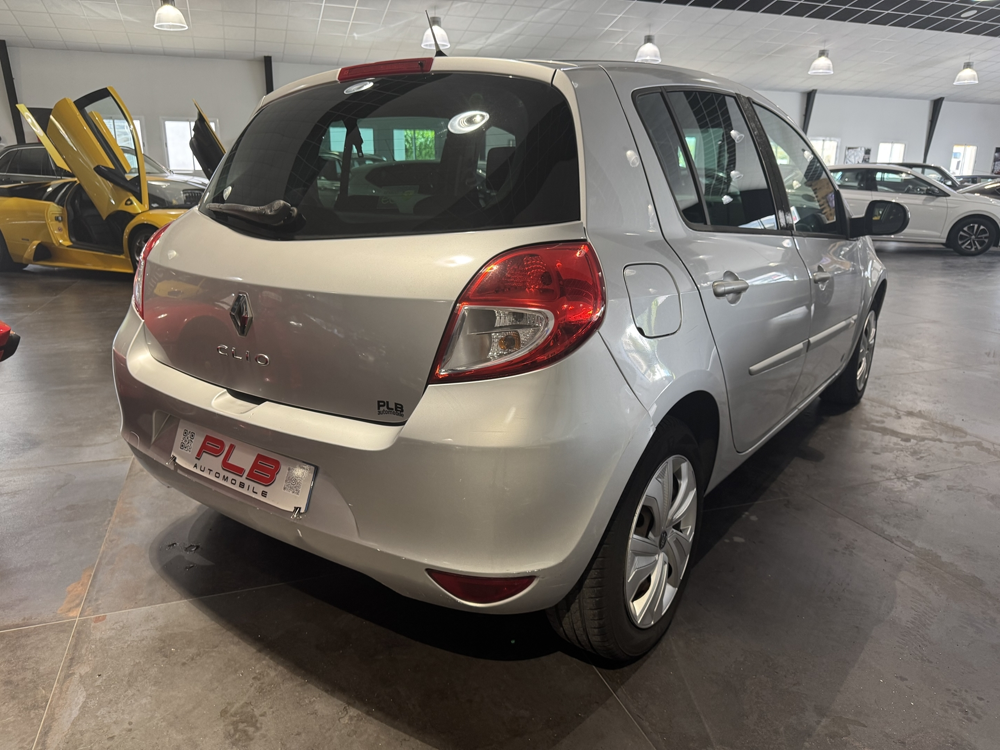Clio III 1.5 DCI 85CH DYNAMIQUE 5P 2009 occasion 12000 RODEZ
