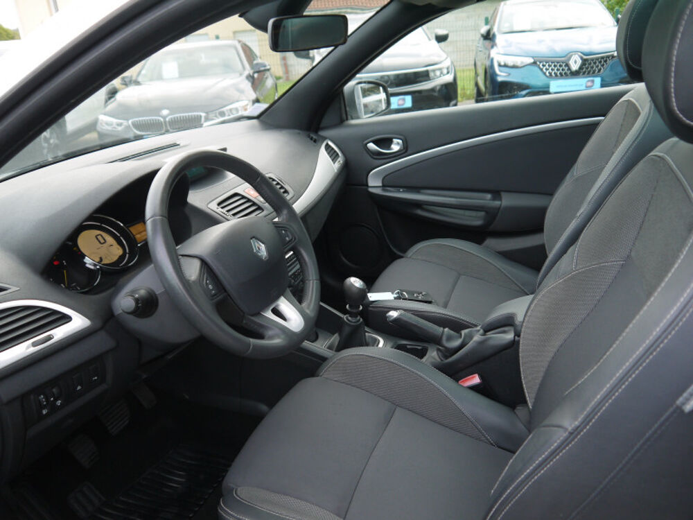 M&eacute;gane III CC 1.9 DCI 130CH DYNAMIQUE / DISTRIBUTION FAITE 2011 occasion 38260 La C&ocirc;te-Saint-Andr&eacute;