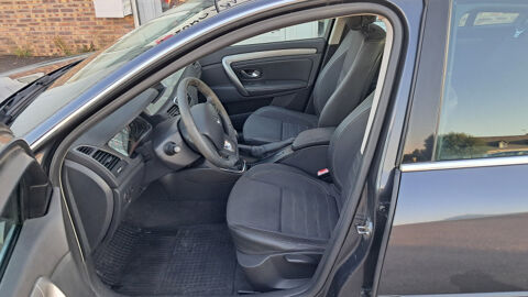 Laguna III 1.5 DCI 110CH FAP BLACK EDITION CHAMPION ECO&sup2; 2011 occasion 50720 Barenton