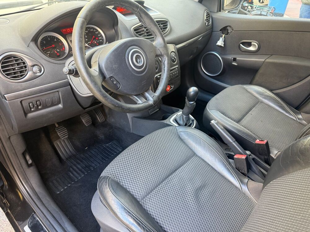 Clio III 1.5 DCI 85CH EXCEPTION 5P 2010 occasion 06400 Cannes