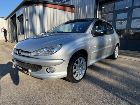 Peugeot 206 1.6 16V QUIKSILVER 3P /1 ERE MAIN /EMBRAYAGE DISTRIBUTION VI 2005 occasion Voreppe 38340
