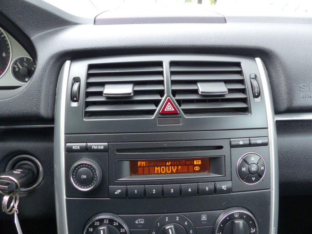 Classe B 180 SPORT CVT 2011 occasion 77144 Mont&eacute;vrain