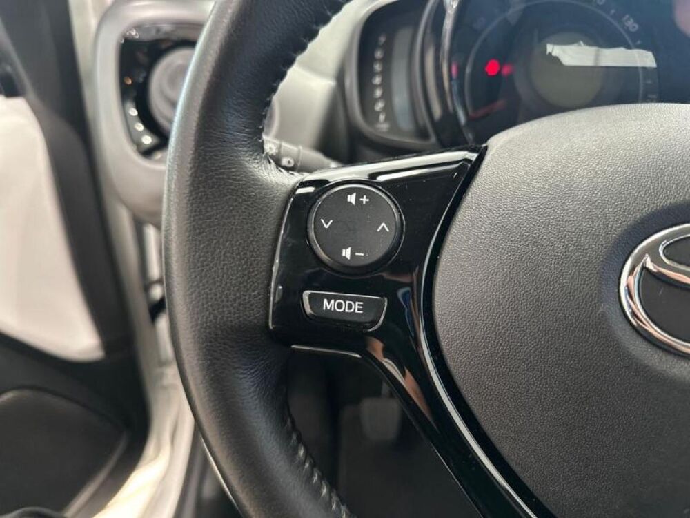 Aygo 1.0 VVT-i 72ch x-play 5P MY19 2020 occasion 13400 Aubagne