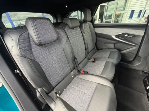 5008 HYBRID 145CH ALLURE E-DCS6  7PLACES 2025 occasion 16400 Puymoyen
