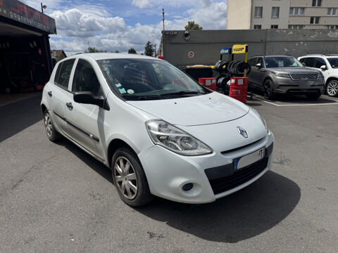 Clio III 1.5 DCI 75CH EXPRESSION CLIM ECO&sup2; 5P 2010 occasion 93220 Gagny