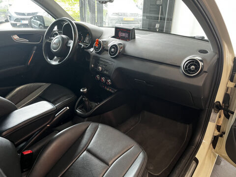 A1 1.2 TFSI 86CH AMBITION LUXE 2012 occasion 09000 Foix