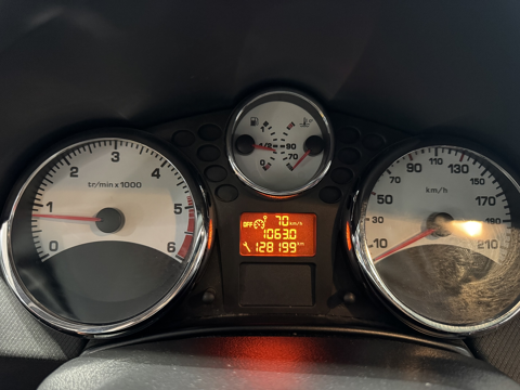 207 1.6 HDI 92 SERIE 64 3P 2011 occasion 12000 RODEZ