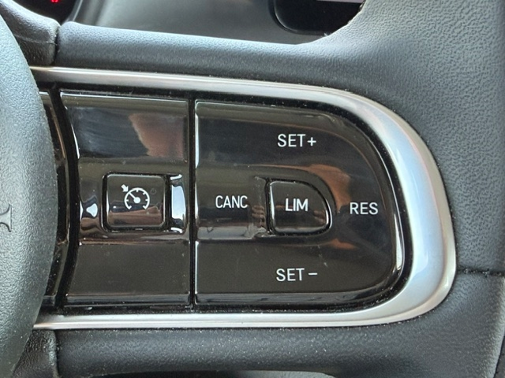 500 E 118CH PACK CONFORT 42KWH 2023 occasion 16400 Puymoyen