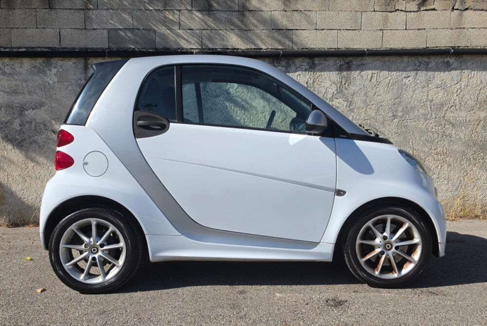 ForTwo 71CH MHD PASSION SOFTOUCH 2013 occasion 13400 AUBAGNE