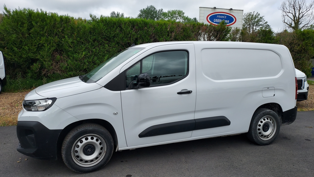 Berlingo XL 950KG BLUEHDI 100CH S&S PACK PREMIUM CONNECT 2024 occasion 60600 Clermont