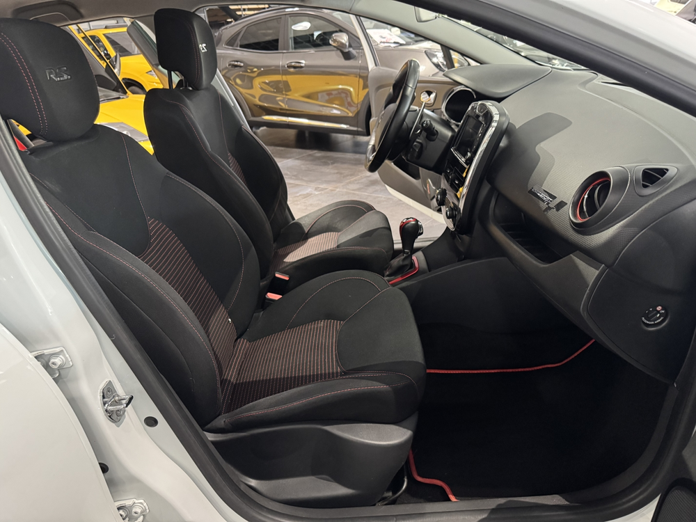 Clio IV 1.6 T 200CH RS EDC 82 800 KM PLB AUTO 2014 occasion 12000 RODEZ