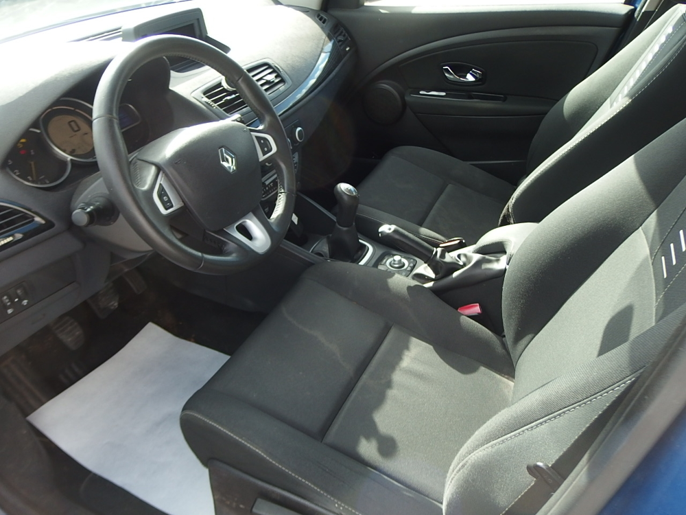 M&eacute;gane III Estate 1.5 DCI 90CH FAP AUTHENTIQUE ECO&sup2; 2012 occasion 10600 Savi&egrave;res