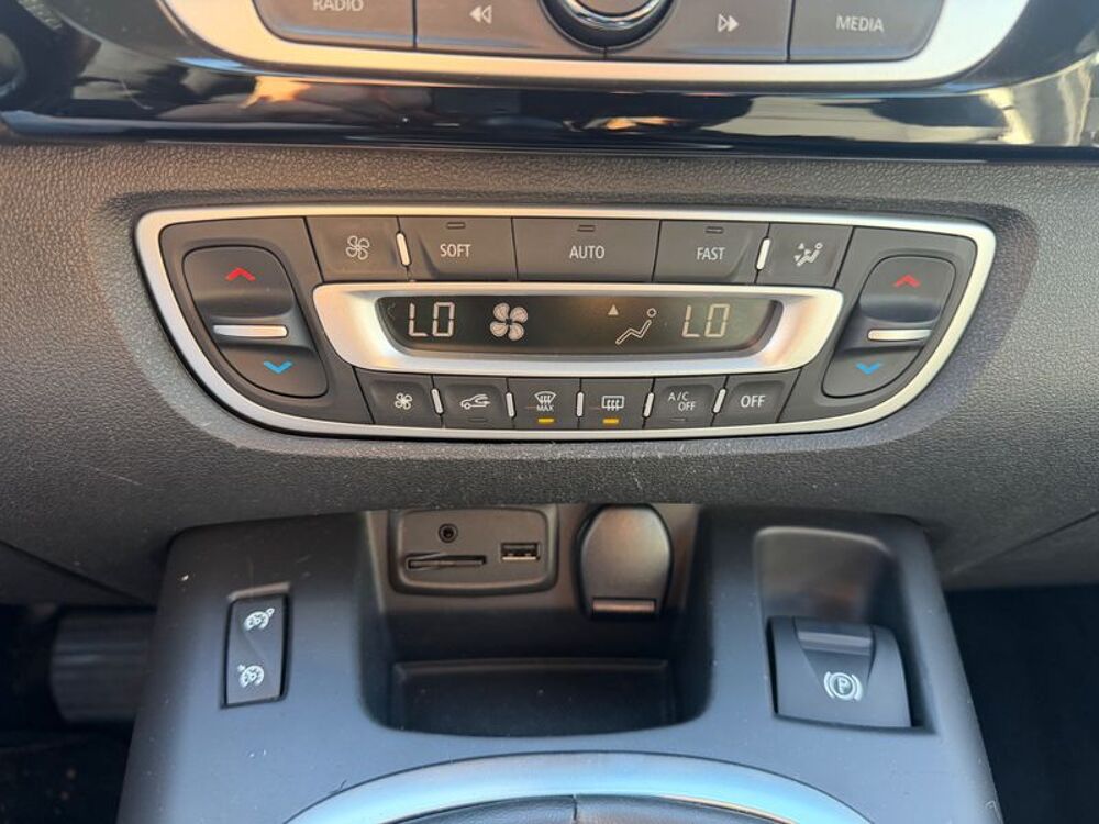 Grand Sc&eacute;nic III 1.2 TCE 130CH ENERGY BOSE EURO6 7 PLACES 2015 2016 occasion 38130 ECHIROLLES