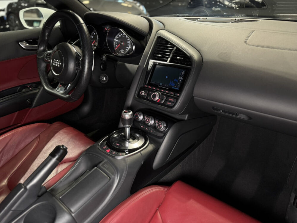 R8 4.2 V8 FSI 430CH QUATTRO TRONIC 7 2014 occasion 63170 Aubi&egrave;re