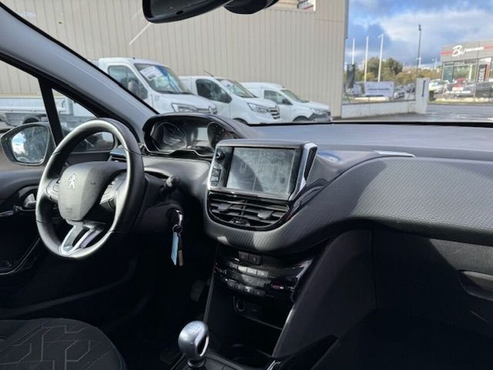 2008 1.2 PURETECH 130CH E6.C SIGNATURE DISTRIBUTION NEUVE 2019 occasion 16400 Puymoyen