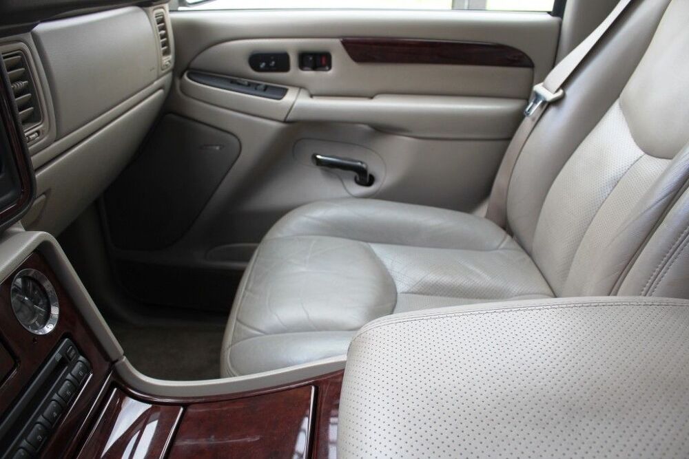 Escalade 6.0 V8 345 BVA 4X4 2005 occasion 59223 Roncq