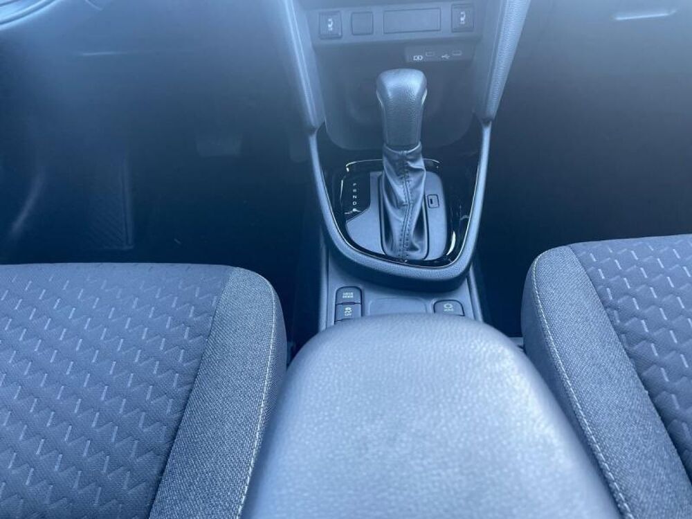 Yaris Cross TOYOTA YARIS CROSS 116H 2WD DESIGNPACKCARGO VD MY25 2025 occasion 13400 Aubagne