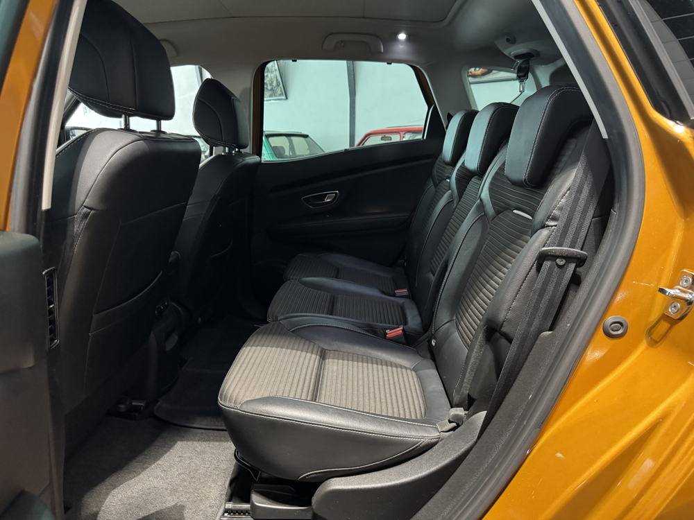 Scenic IV 1.7 BLUE DCI 150CH BUSINESS INTENS 2019 occasion 12000 RODEZ