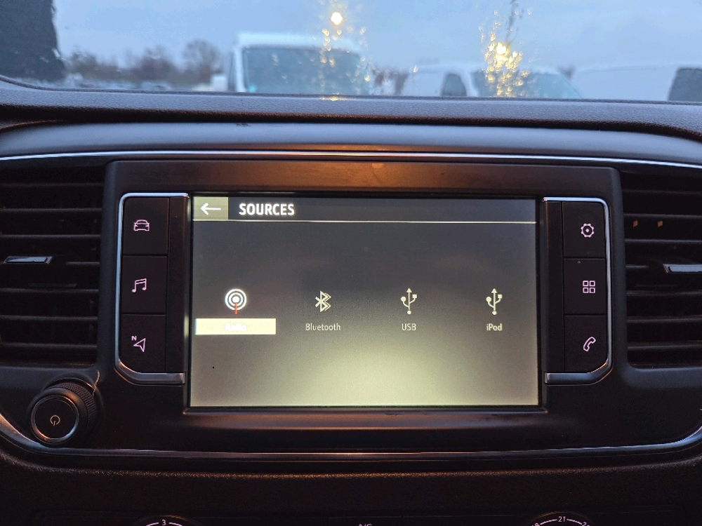Vivaro L2 AUGMENTE 2.0 D 120CH PACK BUSINESS 2021 occasion 31670 Lab&egrave;ge