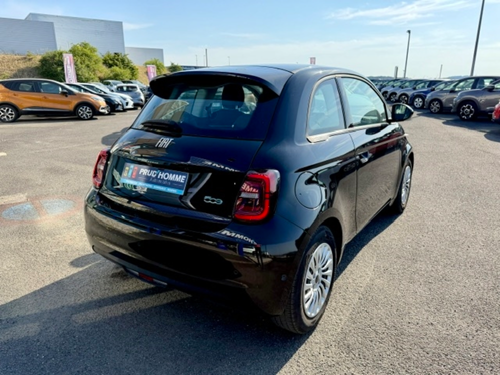 500 E 118CH PACK CONFORT 42KWH 2023 occasion 16400 Puymoyen