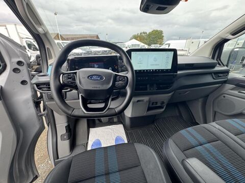 Transit 320 L1H1 2.0 EcoBlue 170ch Sport BVA8 2025 occasion 17450 Saint-Laurent-de-la-Pr&eacute;e