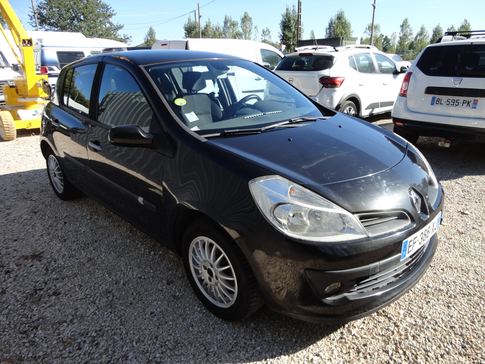 Clio III 1.4 16V 98CH PRIVILEGE 5P 2007 occasion 82000 Montauban