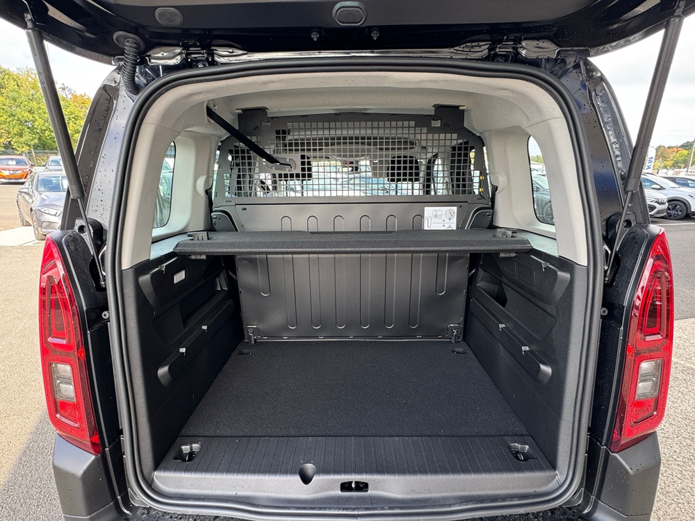 Berlingo TAILLE M - 1.5 BLUEHDI 130CH S&S PLUS 5 PLACES 2025 occasion 49070 Saint-L&eacute;ger-de-Lini&egrave;res