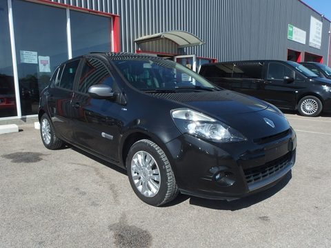 Annonce voiture Renault Clio III 3990 €